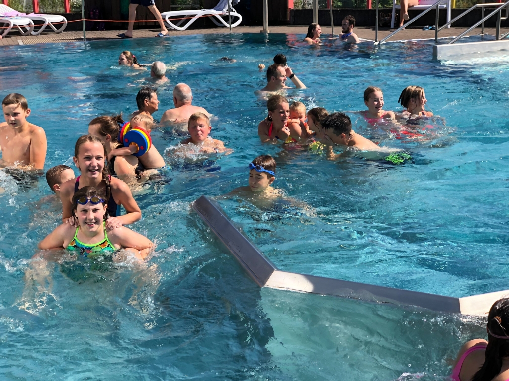 Freizeitbad-Außenbecken-1024x768